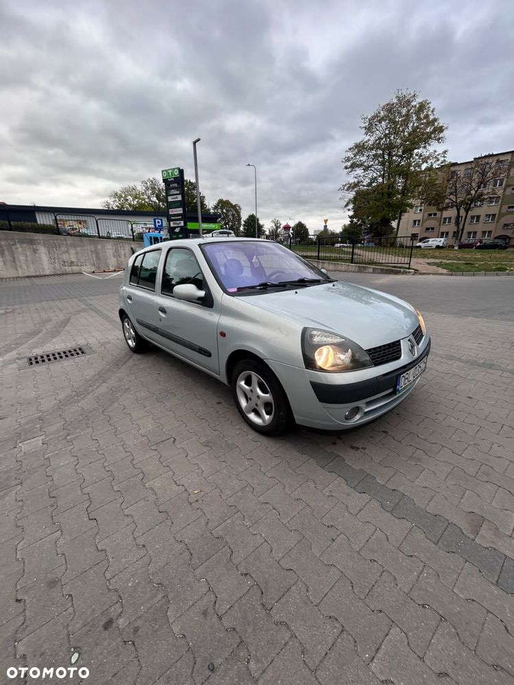 Renault Clio 2001 photo 2