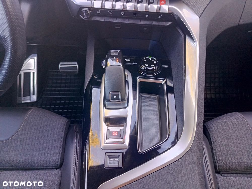 Peugeot 3008 THP 165 EAT6 Stop & Start Allure - 22