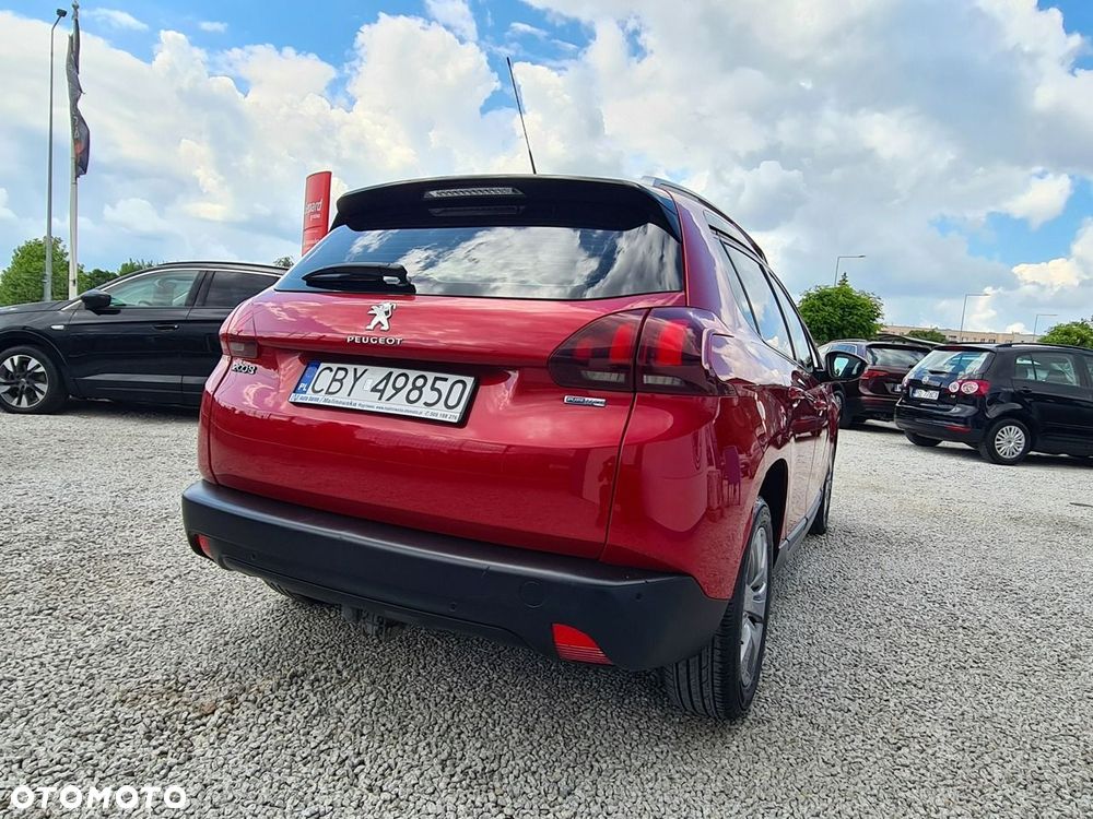 Peugeot 2008 1.2 Pure Tech Style S&S - 10