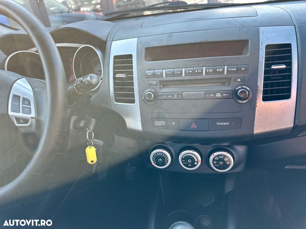 Citroën C-Crosser 2.2 HDI Confort - 11