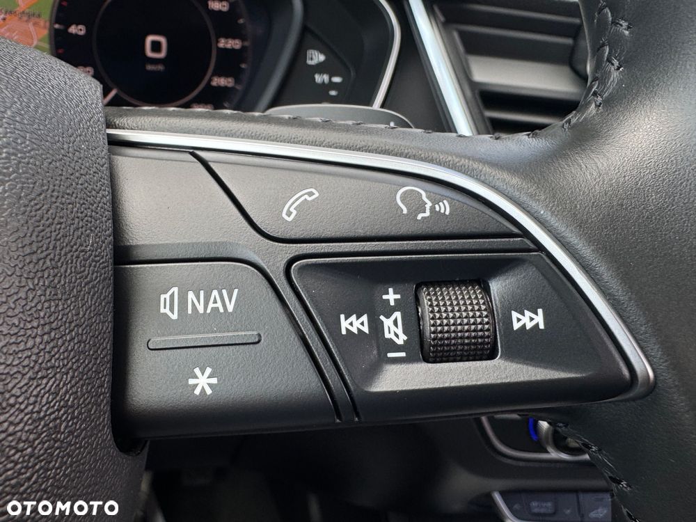 Audi Q5 50 TFSIe quattro S tronic S line business - 39