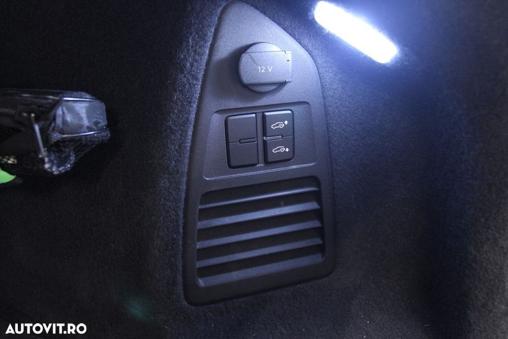 Volkswagen Touareg - 21
