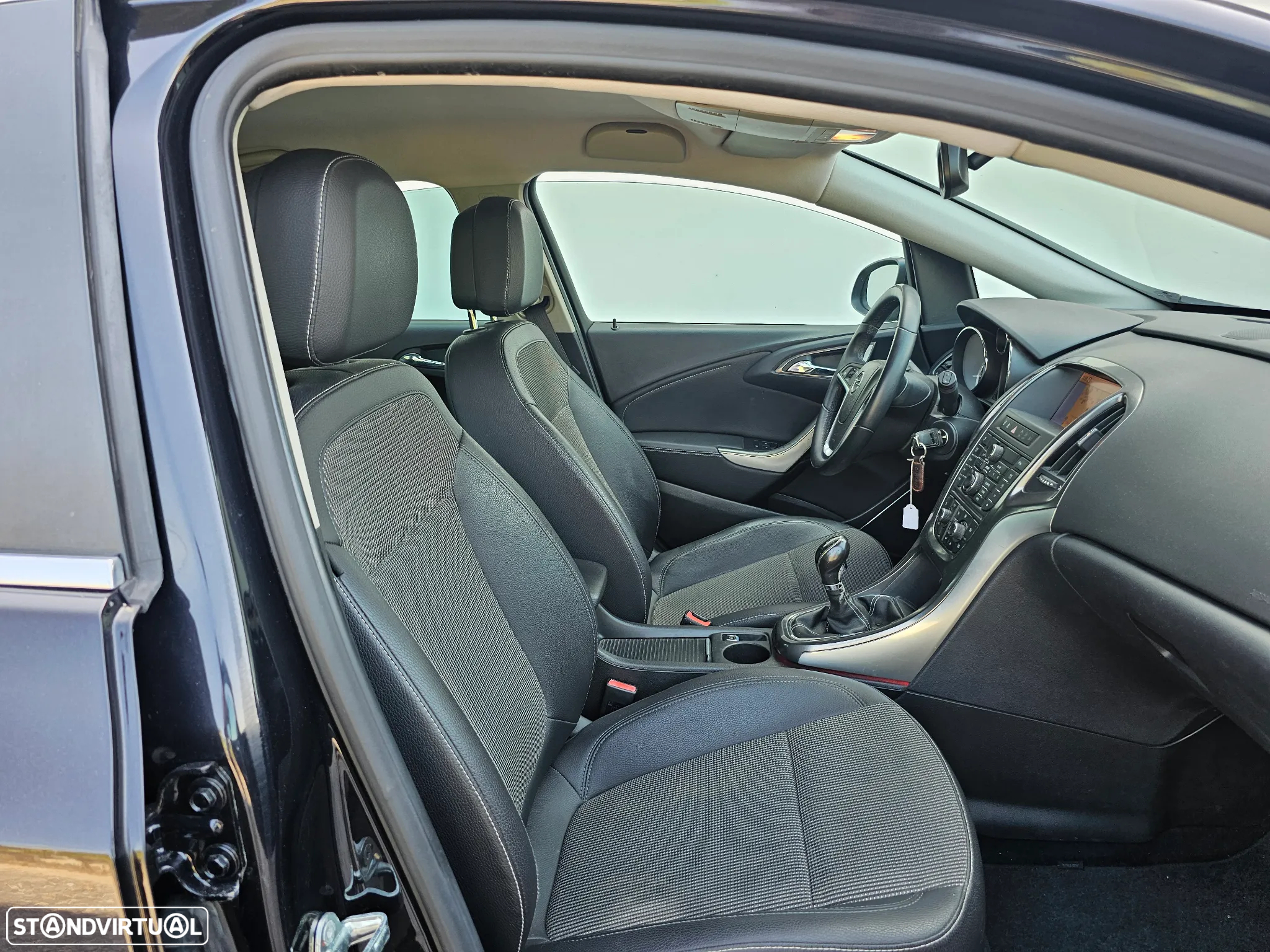 Opel Astra 1.7 CDTi Cosmo - 26