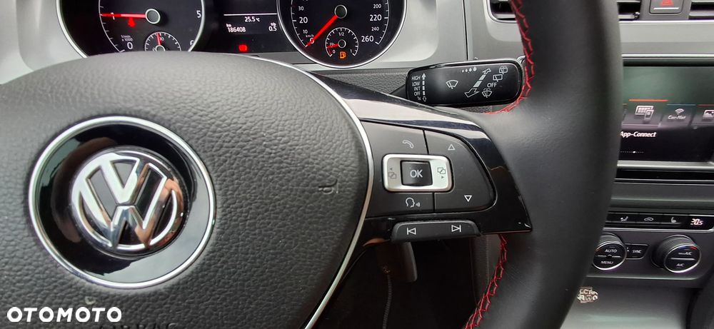 Volkswagen Golf 2.0 TDI BlueMotion Technology Lounge - 21