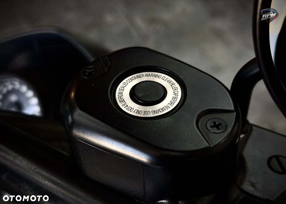 Harley-Davidson Sportster Iron 1200 - 20