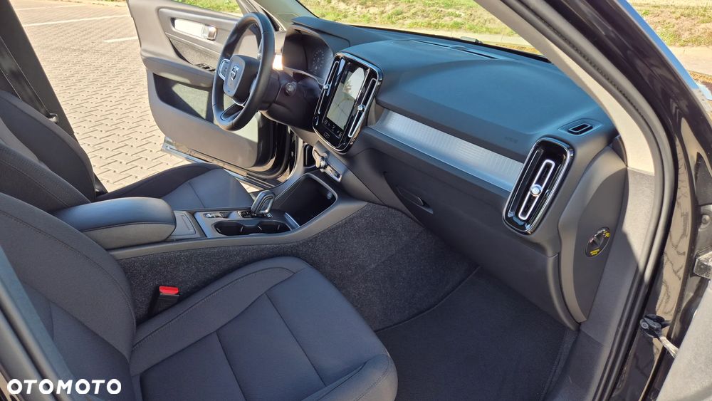 Volvo XC 40 T3 Momentum Pro - 17
