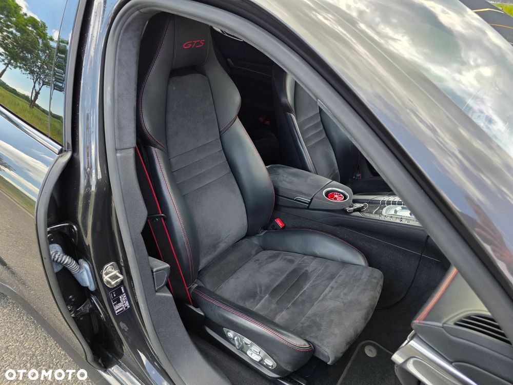 Porsche Panamera GTS PDK - 11