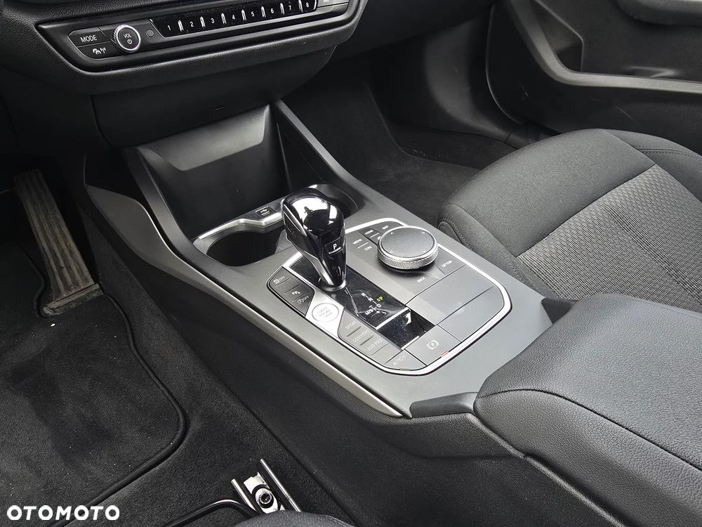 BMW Seria 1 118i Advantage - 18
