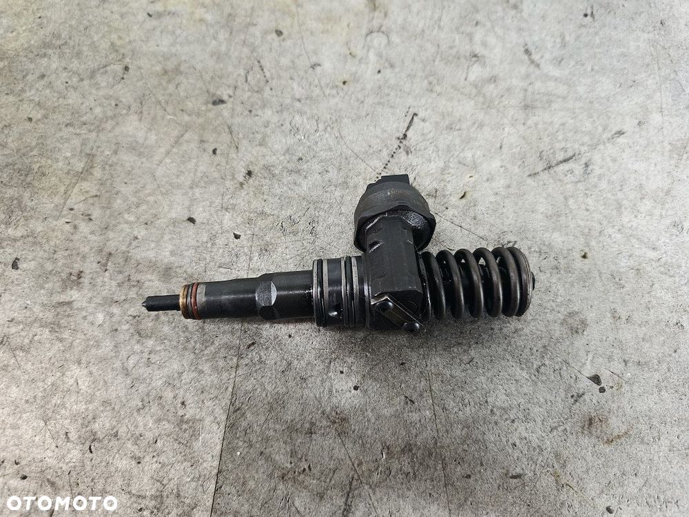POMPOWTRYSK VW PASSAT B5 FL 038130073AR BOSCH 1.9 TDI - 4