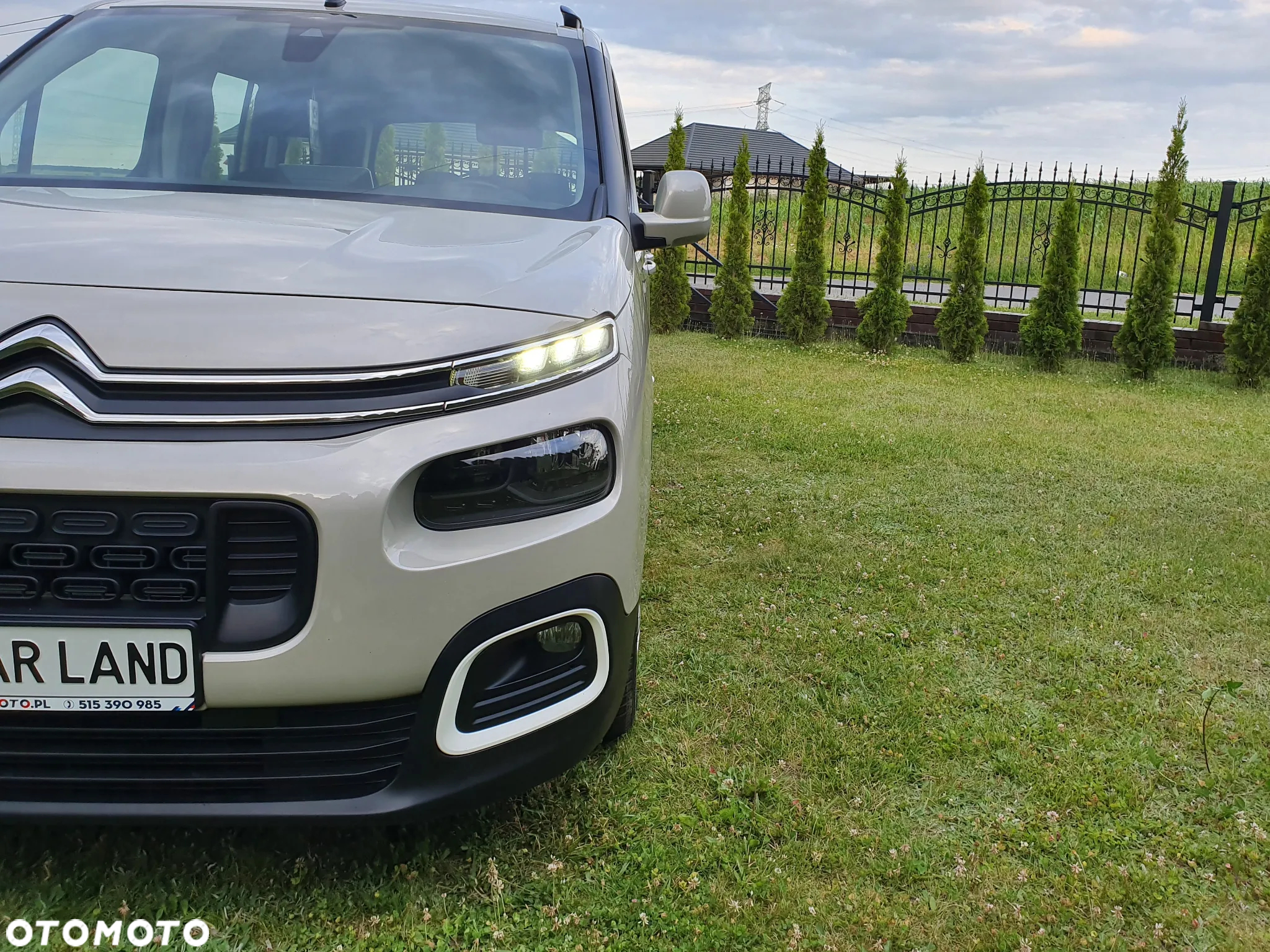Citroën Berlingo XL PureTech 110 LIVE PACK - 10