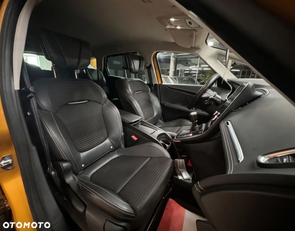 Renault Scenic ENERGY TCe 130 BOSE EDITION - 20