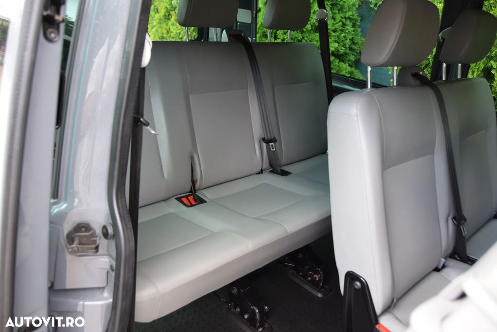 Volkswagen Caravelle - 13