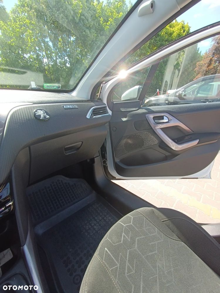 Peugeot 2008 - 6