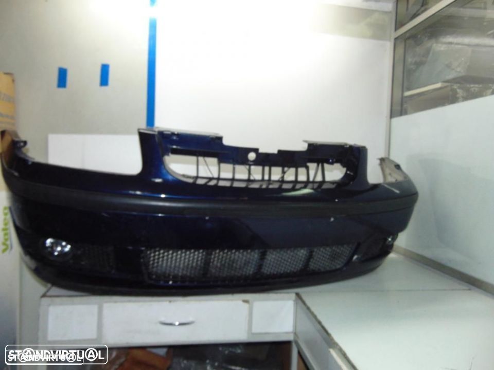 VW Polo 2000 pára-choques - 1