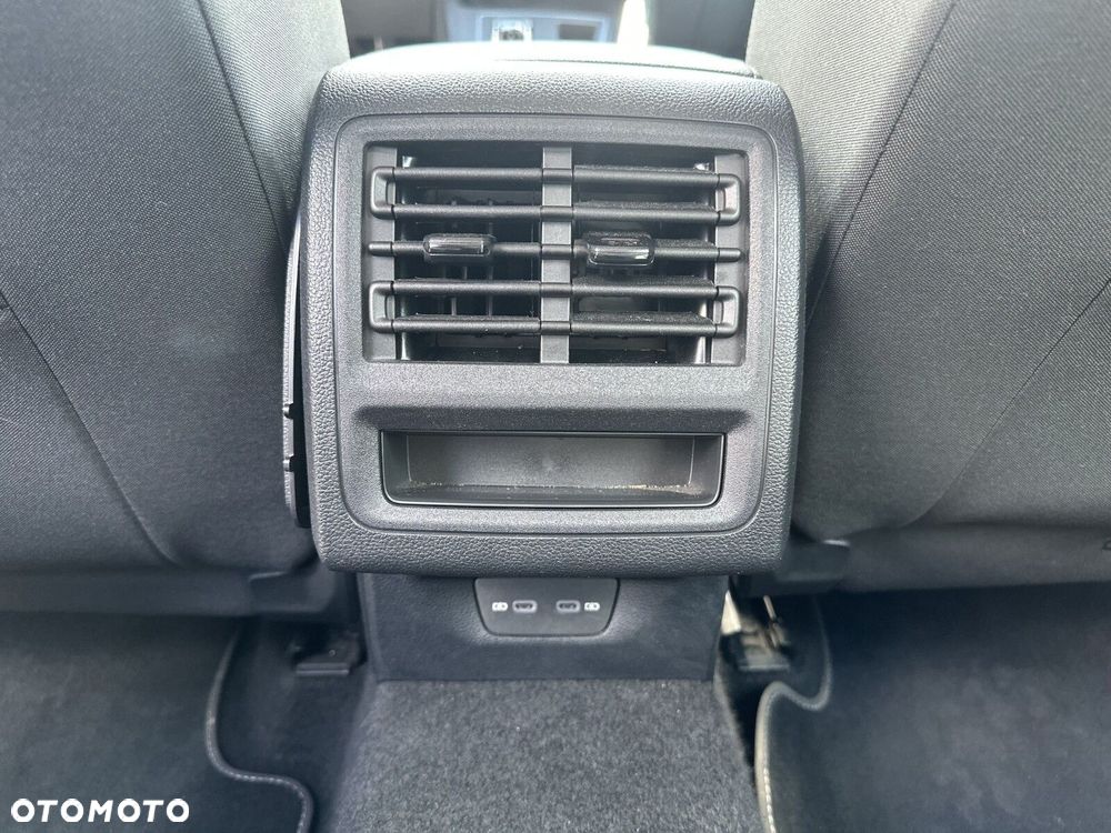 Volkswagen Golf - 21