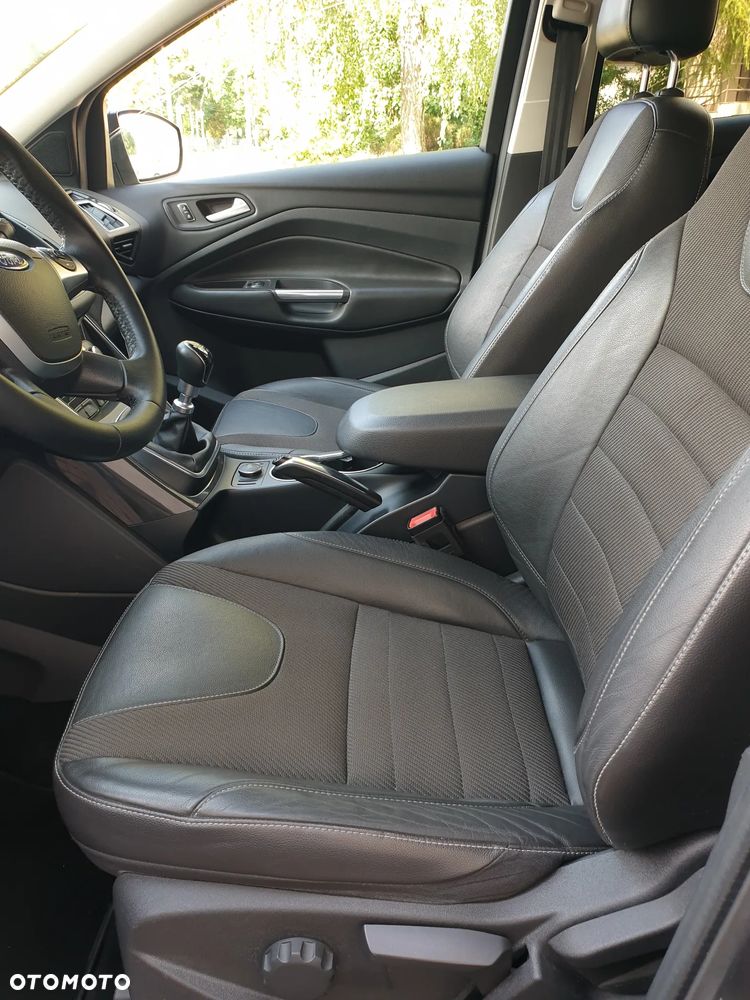 Ford Kuga 2.0 TDCi 4x4 Titanium - 22