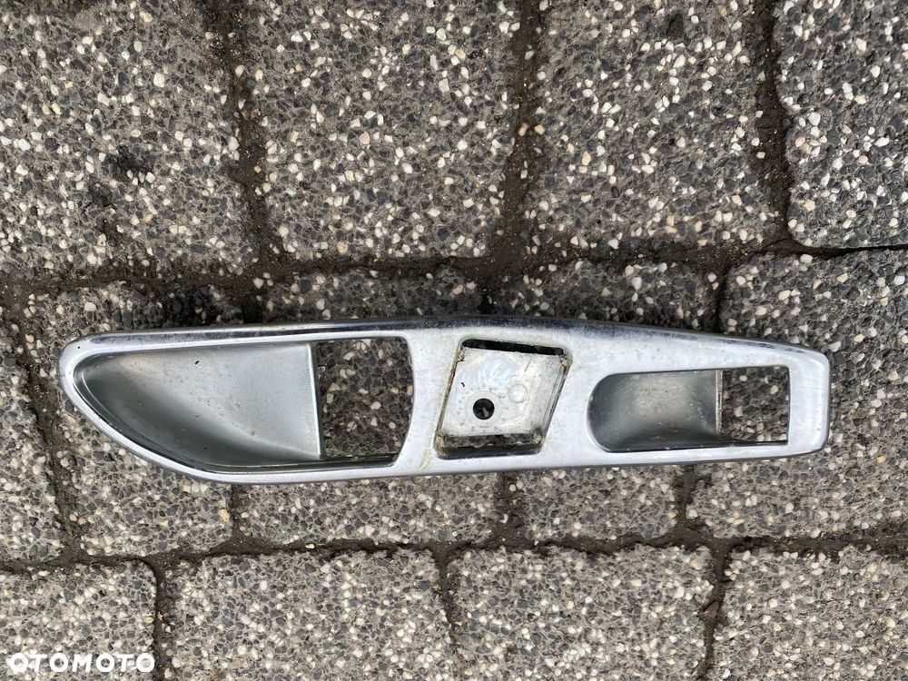 OBUDOWA WEWNĘTRZNA KLAMKI LEWA MERCEDES W107 R107 C107 SL SLC - 1