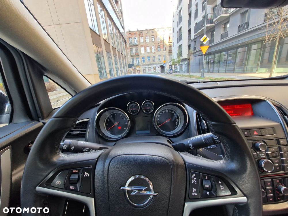 Opel Astra 1.4 T Cosmo EU6 - 30