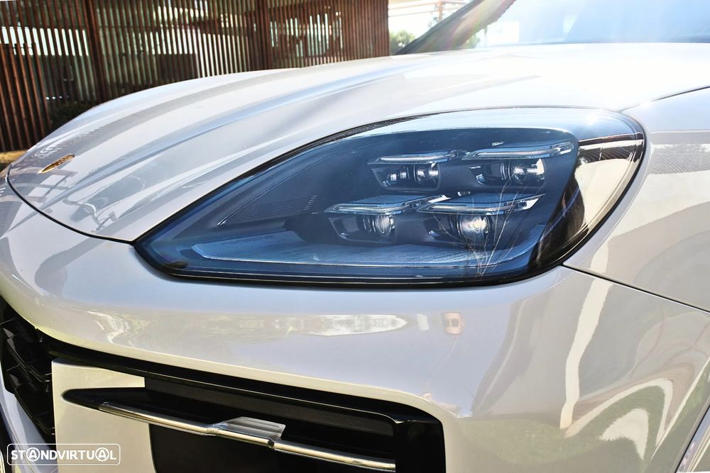 Porsche Cayenne S E-Hybrid - 8