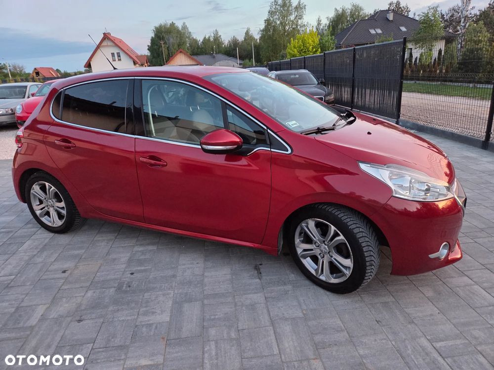Peugeot 208 - 5