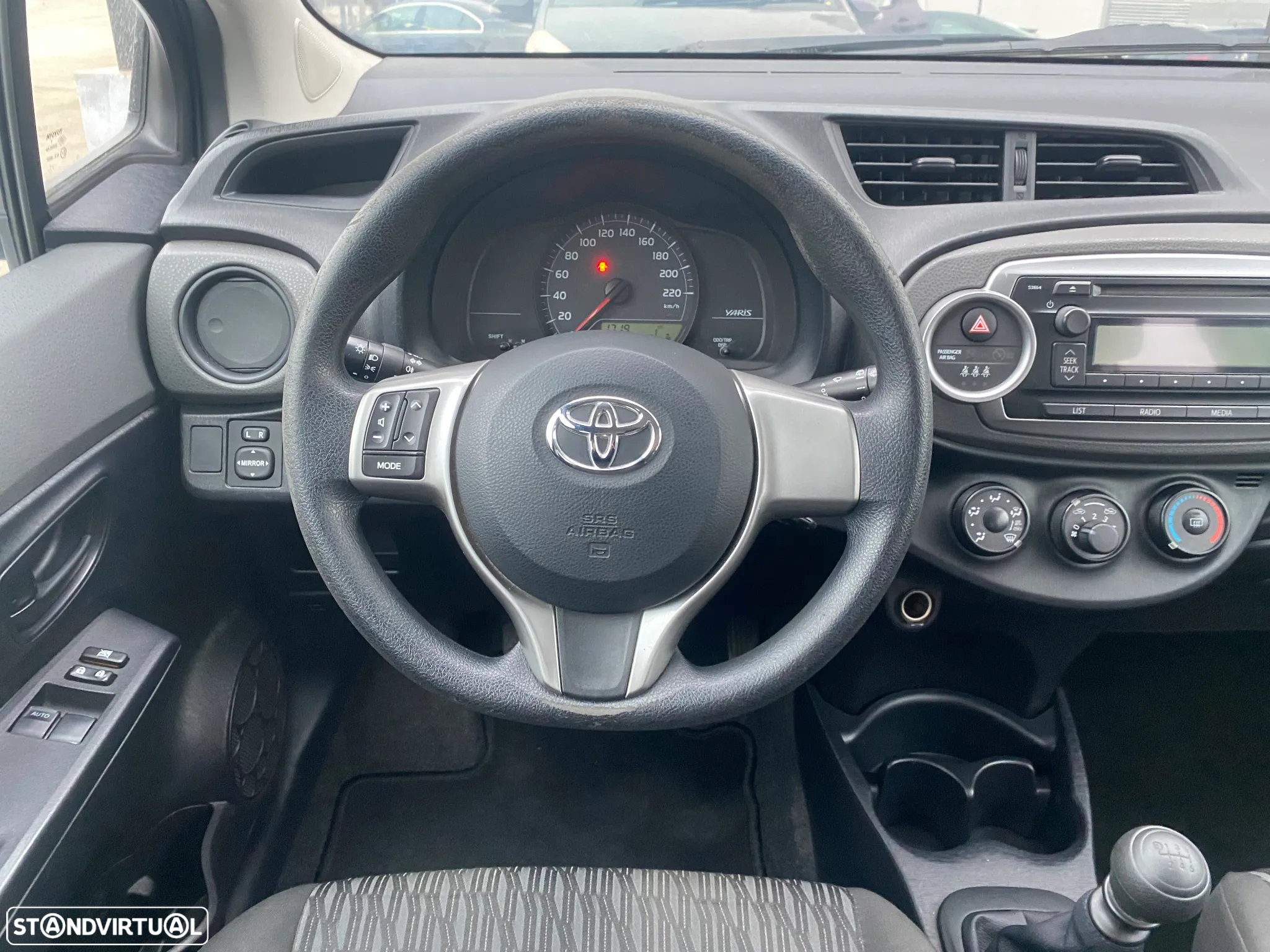 Toyota Yaris 1.4 D-4D - 12