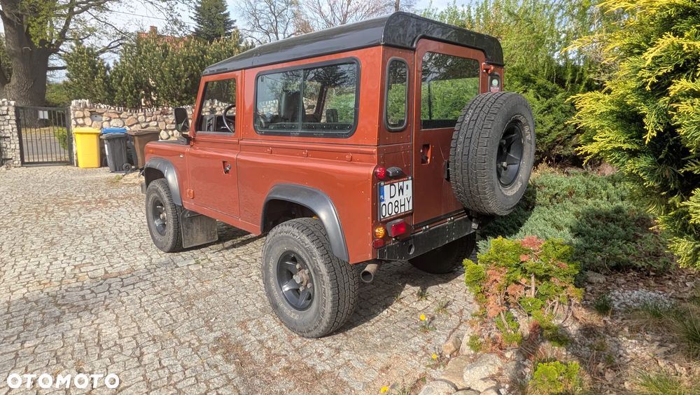 Land Rover Defender - 5