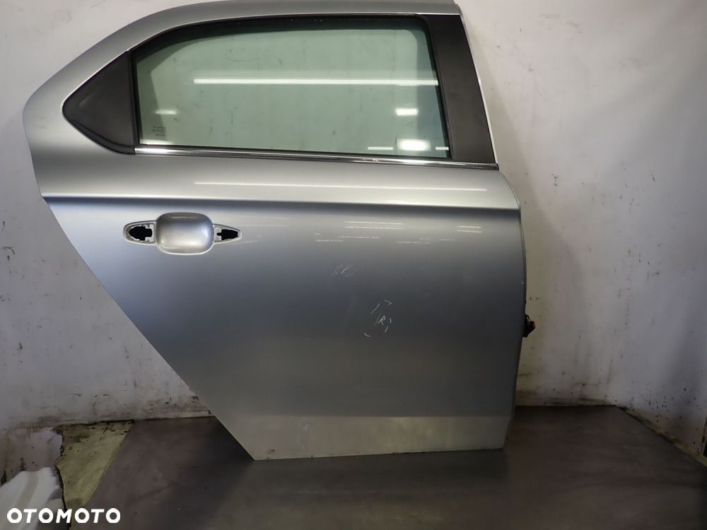 DRZWI PRAWY TYŁ PEUGEOT 301 - 1