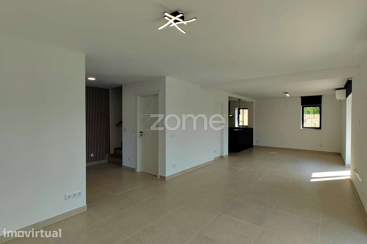Moradia T3 Nova | Vistas Deslumbrantes | Qualidade de Vida Superior - Grande imagem: 4/30