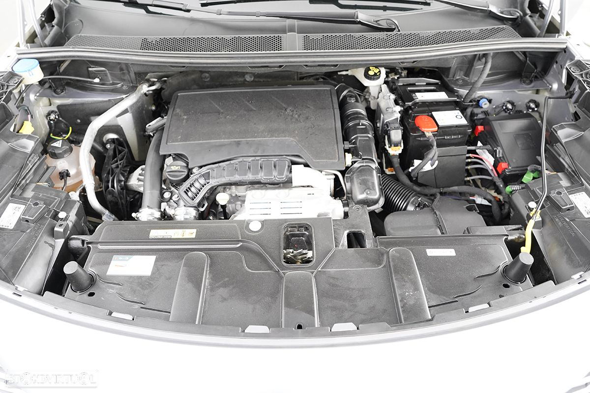 Peugeot 5008 1.2 PureTech Allure Pack EAT8 - 26