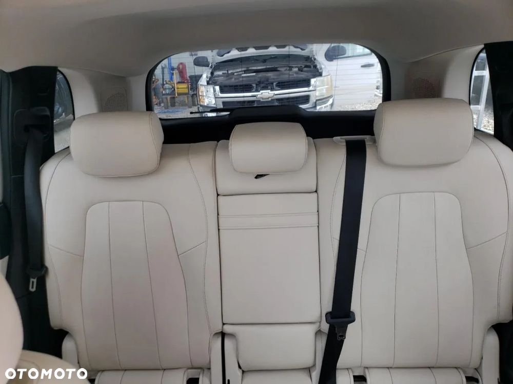 Mercedes-Benz GLB 250 4-Matic 8G-DCT - 11