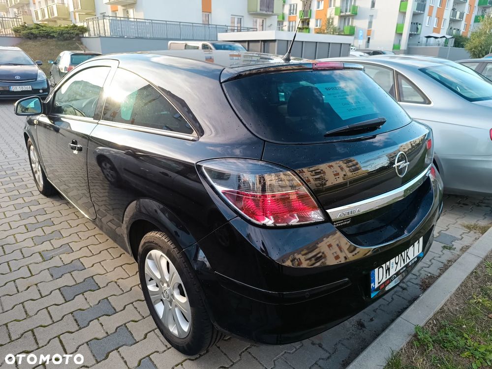 Opel Astra GTC 1.6 - 32