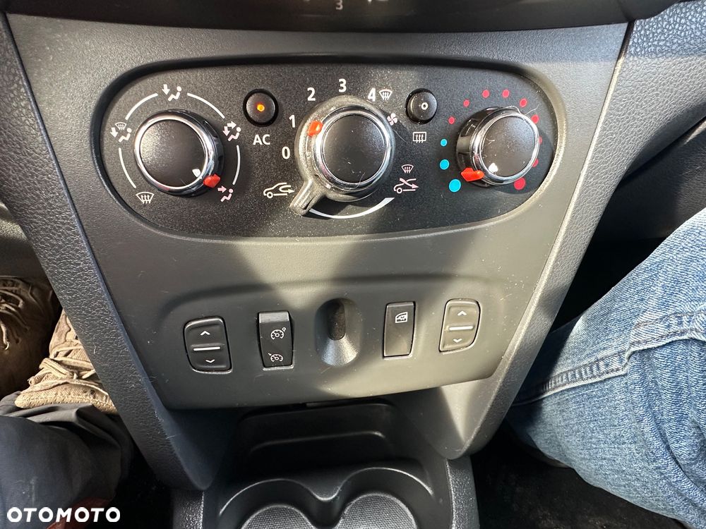 Dacia Sandero dCi 90 S&S Celebration - 15