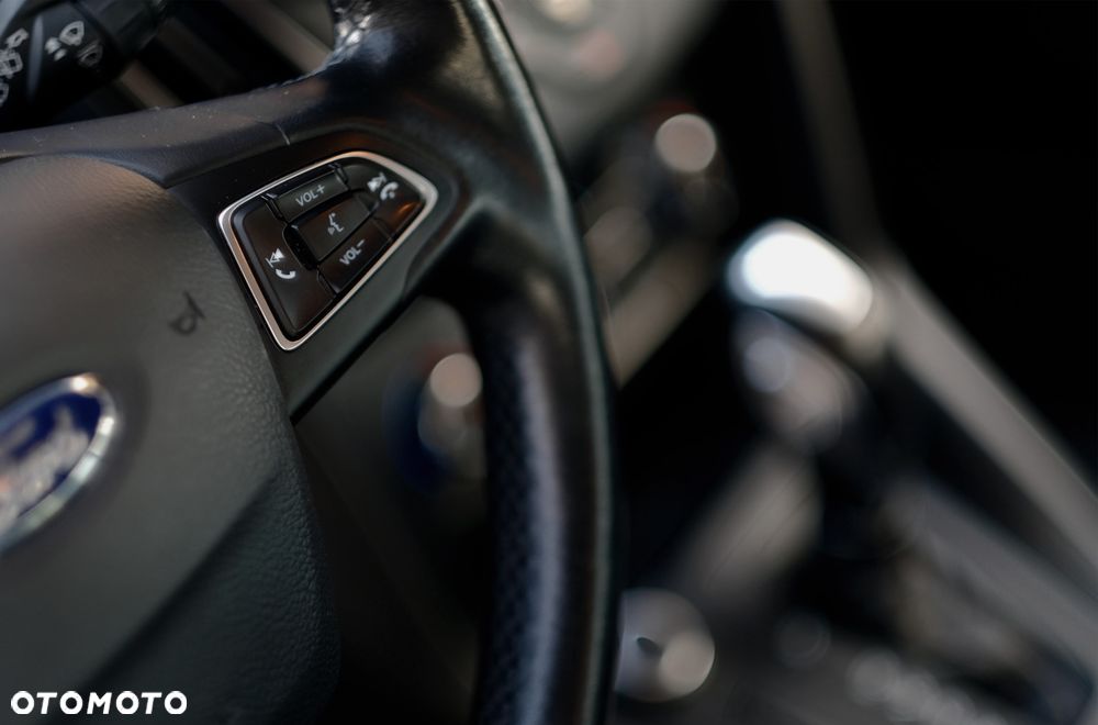 Ford Focus 1.6 Trend Sport PowerShift - 23