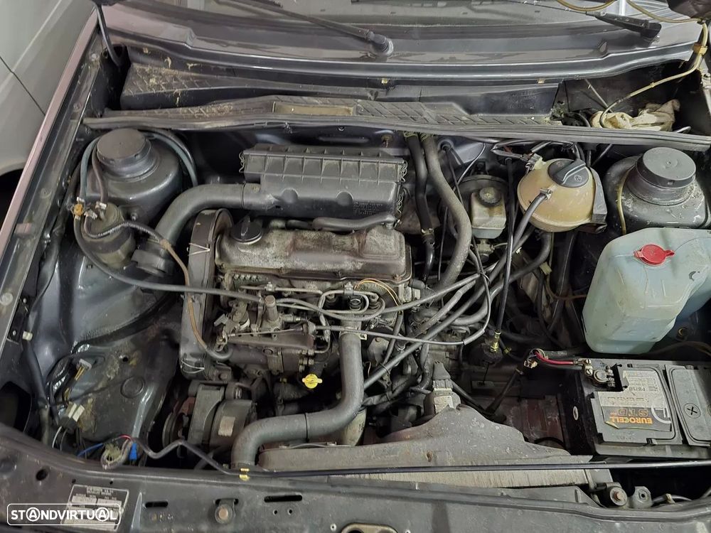VW Golf 1.6 CL D - 4
