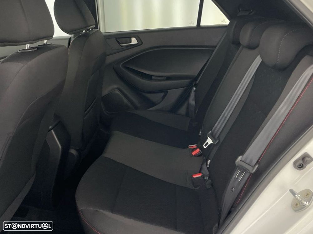 Hyundai i20 1.0 T-GDI Style DCT - 12