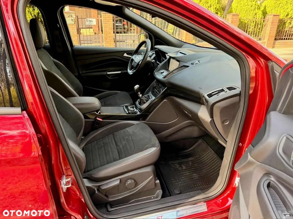 Ford Kuga 1.5 EcoBoost ST-LINE - 20
