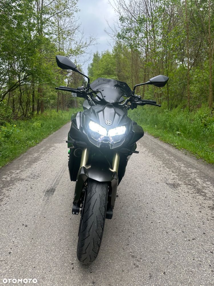 Kawasaki H2 - 2