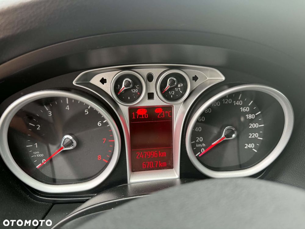 Ford Focus 1.6 16V Titanium - 13