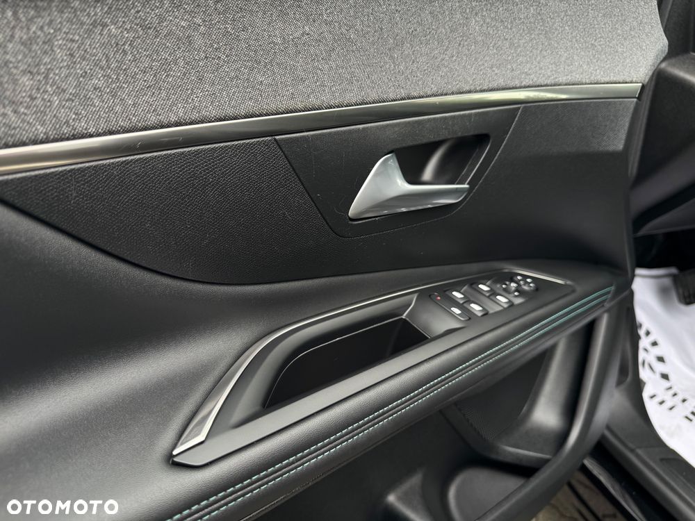 Peugeot 3008 225 e-EAT8 Allure Pack - 20