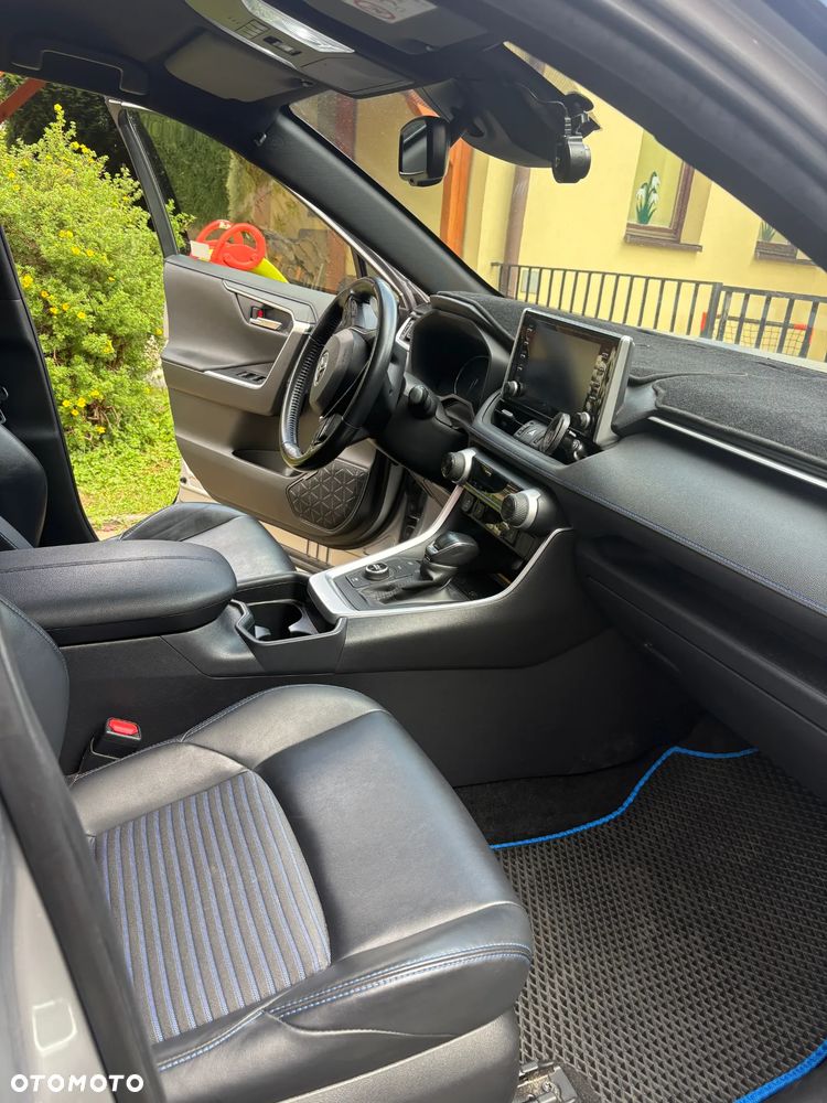 Toyota RAV4 - 5
