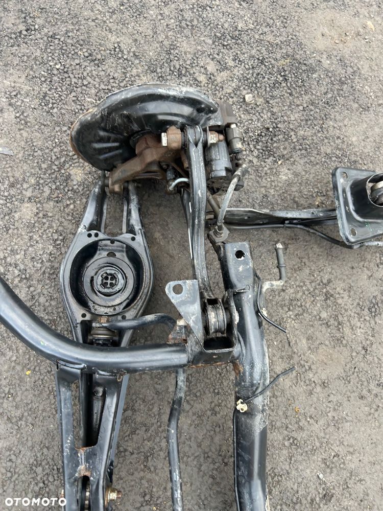 Volkswagen Sportsvan zawieszenie tylne kompletne belka ośka tył zwrotnice bez rdzy - 8