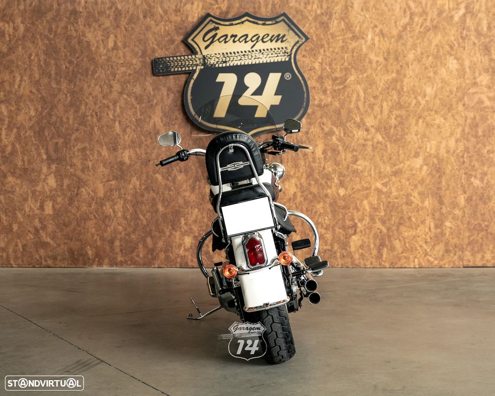 Harley-Davidson FLST Softail Deluxe - 22