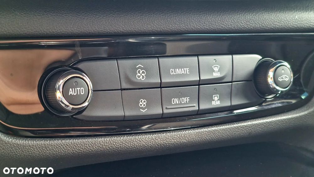 Opel Insignia - 15