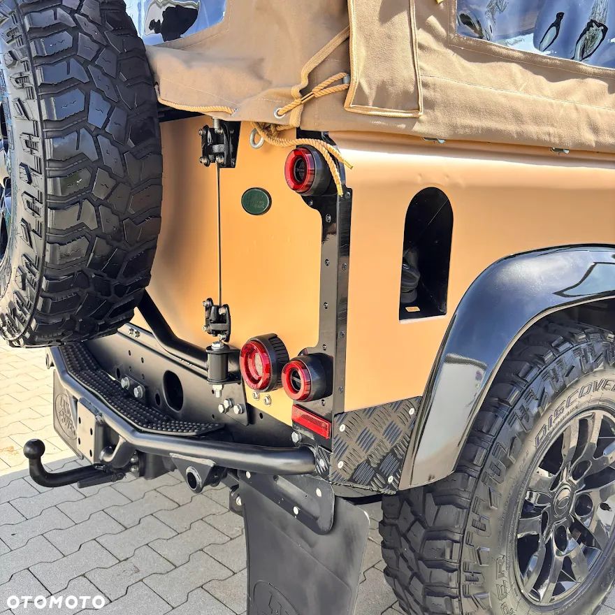 Land Rover Defender 2.4 TD4 SE - 19