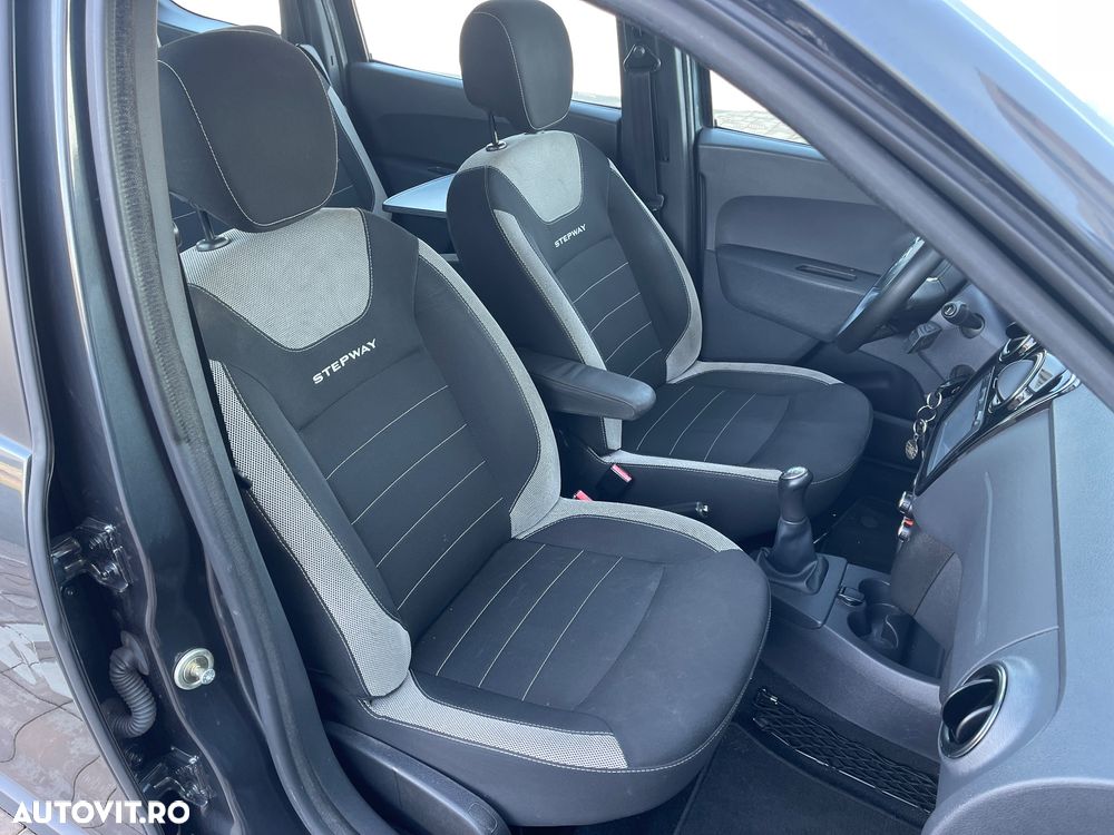 Dacia Lodgy 1.2 TCe 115 CP Stepway - 10
