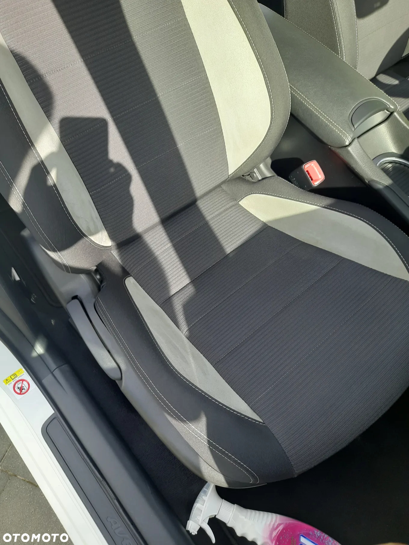 Toyota Avensis 2.0 D-4D Prestige - 12