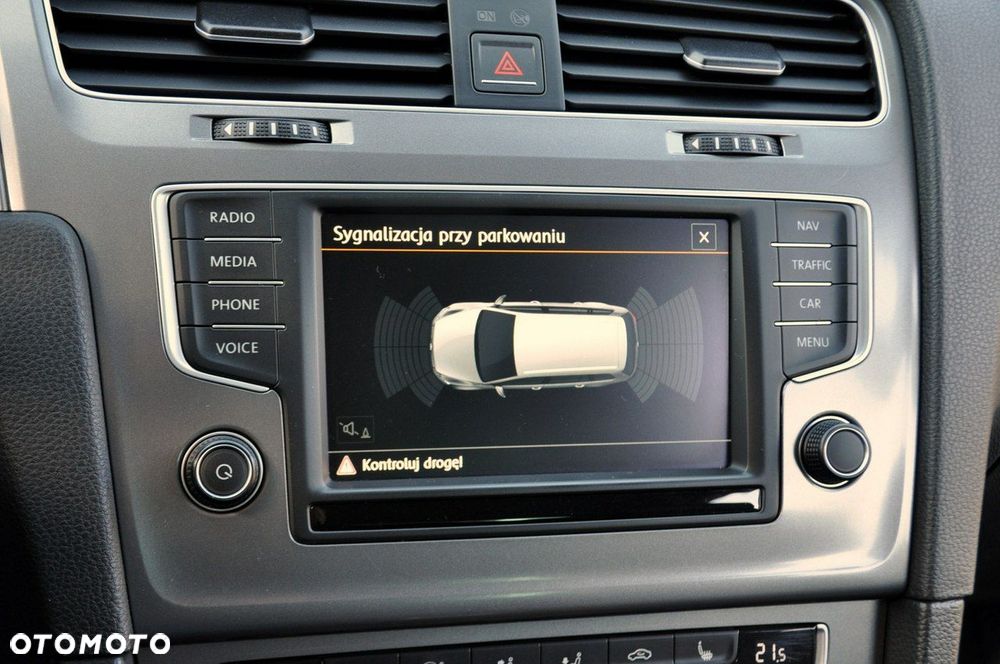 Volkswagen Golf - 32