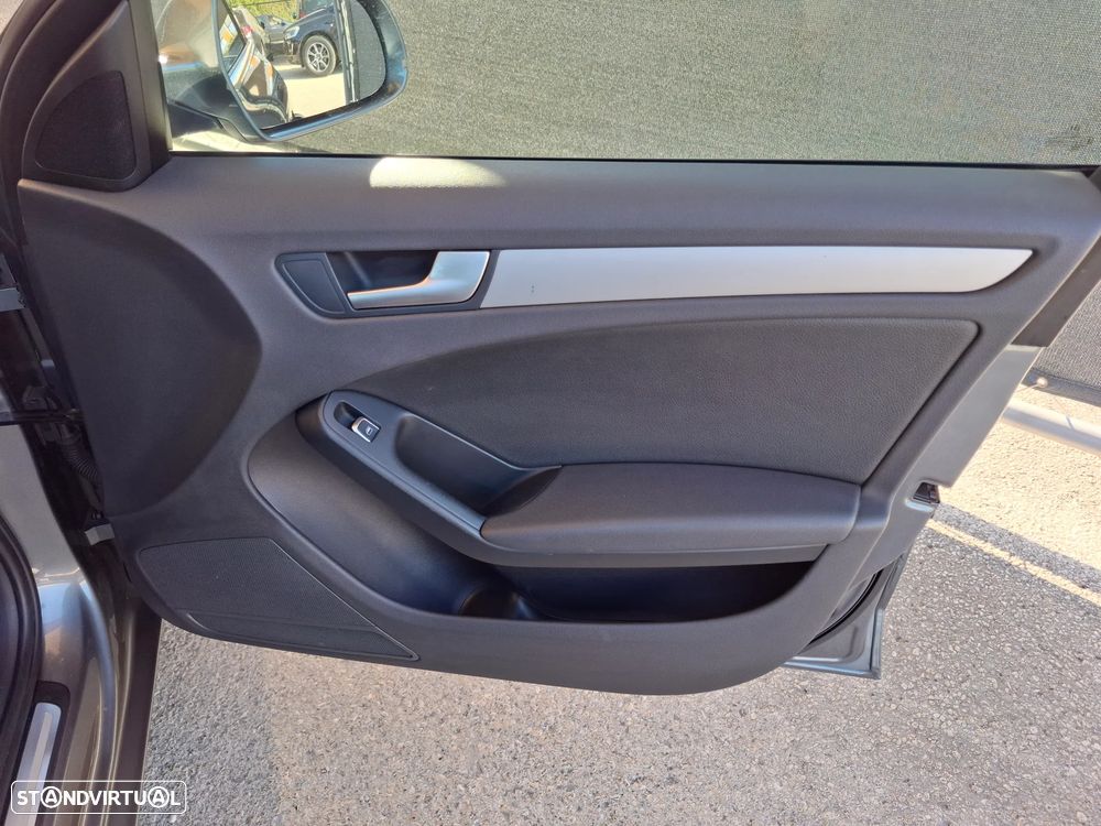 Audi A4 Avant 2.0 TDI Business Line - 48
