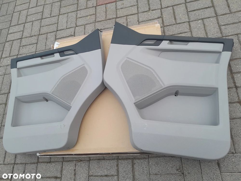 Vw T6 Transporter boczki tapicerki Przod