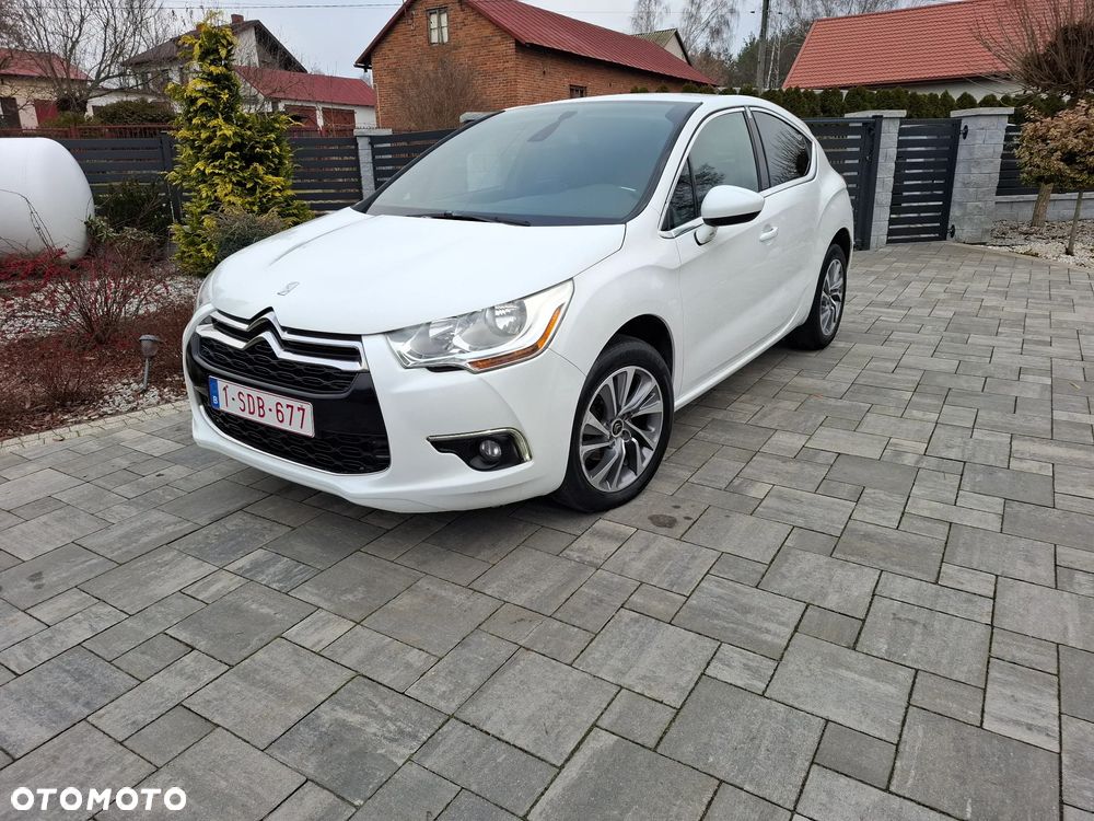 Citroën DS4 HDi 110 SoChic - 2